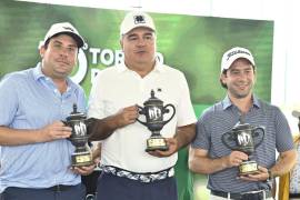 Daniel José Valdés, Oscar Valdés Treviño y Ricardo Villarreal del Bosque, ganadores del 1° lugar.