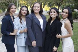 Sofia Cepeda, Ashley Esquivel, Olga Durón, Paloma Ramos y Ángela Gil.