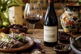 La Pinot Noir es una variedad versátil que puede acompañar distintos sabores de la gastronomía mexicana, siempre buscando el equilibrio.