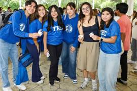 Luis Fernando Menchaca, Andrea Jasso, Ceci Hernández, América Martínez, Alizee Lam y Ana Paula Molina.