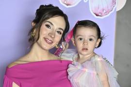 Irene con su hija Ana Elena Prado.