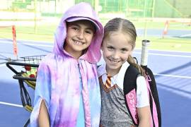 Emilia Elizondo y Emilia Morales.