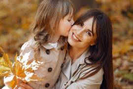 La maternidad: un viaje de amor, lecciones y soledad, donde aprender a salir del hoyo también es aprender a encontrarse a una misma.