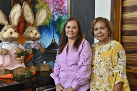 Anfitrionas, Ana María Melo y Minerva Zaleta.