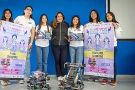 El equipo femenil de VEX Robotics del Tecnológico de Monterrey Campus Saltillo.