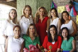 Celina Martínez, Nidia Martínez, Nancy Richards, Lucy Méndez, Lily Barajas, Mónica Robles, Nora Farías, Gaby de León y Cecy Castillo, integrantes del Club Tulipán.