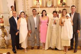 Julio Garza, Úrsula Guzmán, Silvano Alcántara, Liliana González, Padre Michel Errecart, Ana Laura González, Silvana Alcántara y Cruz Aguirre.