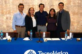 Natanael Espinoza, Montserrat Pla, Salim Tobías, Claudia López y Adrián González.