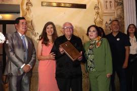 Armando Fuentes Aguirre “Catón”, fue homenajeado por del Hotel Colonial San Miguel en el marco del proyecto “Vive tu Centro”.