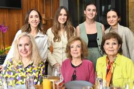 Miriam y Beatriz Cárdenas, María Elisa Mejía, Marigaby y Miriam Cárdenas, Lilia Cantú y Blanca Esthela Maldonado.