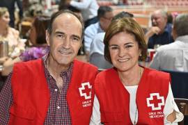 Sergio Pérez y Yoyis Flores de Pérez.
