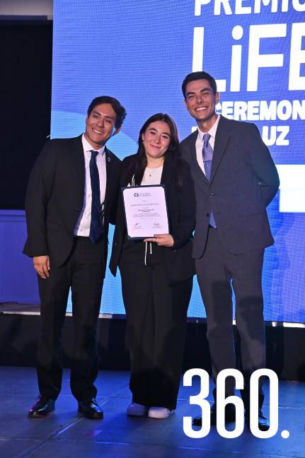 El evento reconoció a los jóvenes por su desarrollo integral.