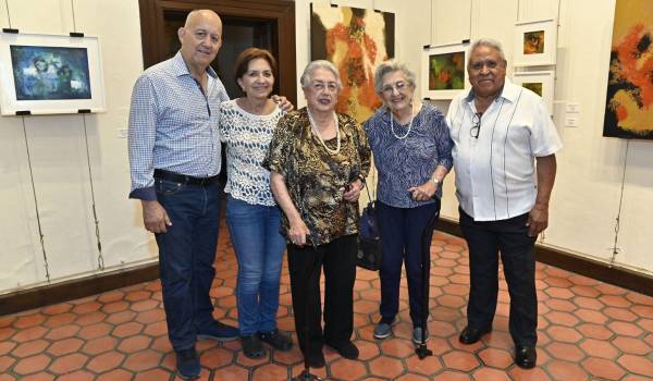 Alejandro y Marielena Huereca, Grizelda Tamez, Elenita Santos y Adrián Zepeda.