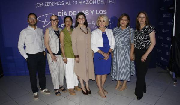 Emilio Ortiz, Alicia de la Peña, Sakira Hernández, Ana Lucía Aguilar, Sandra Maycotte, Angélica Vargas y Adelina Theurel.