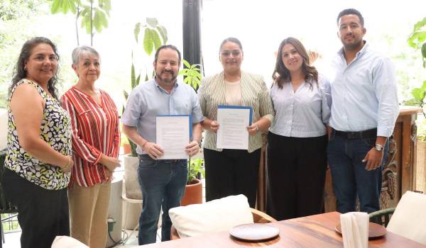 Gatsby Chávez, Mireya Plata, Alejandro Eichelmann, Fabiola Aguilar, Liliana Guerrero y Ricardo Uribe.