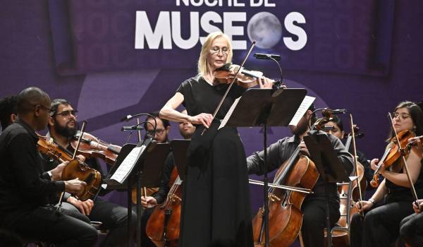 La Orquesta Filarmónica del Desierto llenó de música el Museo de las Aves durante la sexta edición de Noches de Museos.