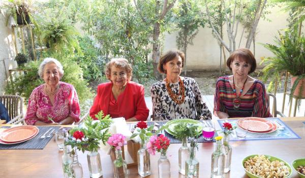 Gaby Dávila, Silvia Oropeza, María Esther Salomón y Conchis Arrambide.