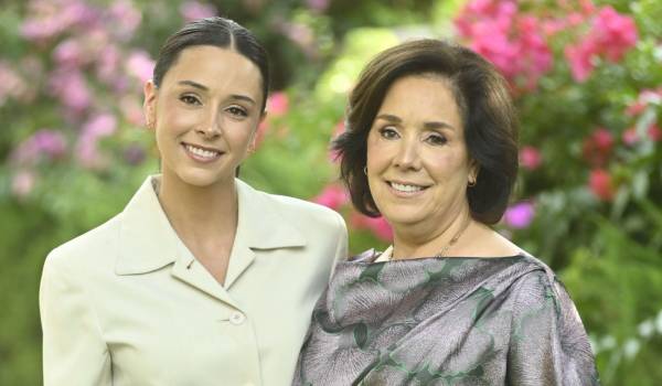 Luisa con su mamá, Luisa Castilla.