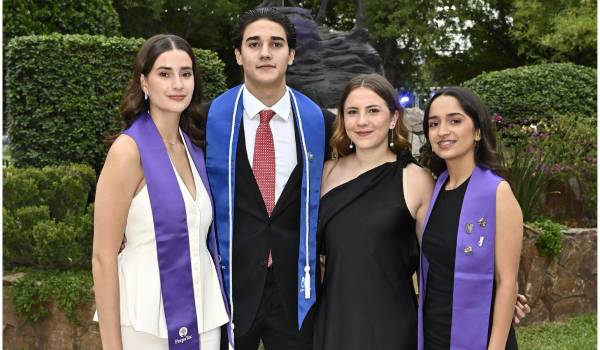 Isabella González, Alejandro Ruiz, Andrea Siller y Mariana García.