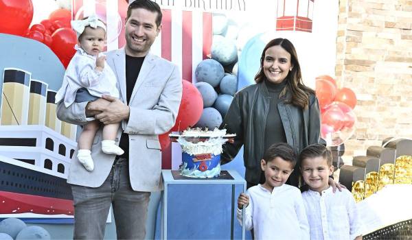 Gera con sus papás, Andrea Espinosa y Gerardo Cantú y sus hermanos, Carola y Gus Cantú Espinosa.