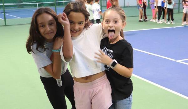 Entre deportes, arte y aventuras al aire libre, los niños vivieron un verano inolvidable en los campamentos organizados por San Isidro, Campestre y Chibidú.