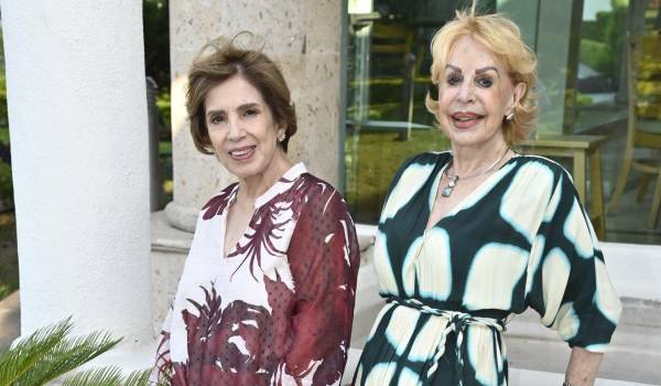 Mene González y Luz María Caballero.