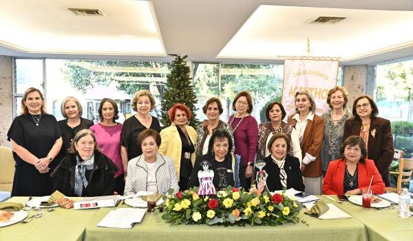 Asistentes a la reunión de noviembre.