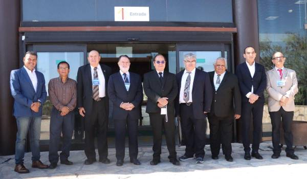 Dr. Francisco Hernández, Dr. Lelis Terrones, Dr. Sergio Dávila, Dr. René Salazar, Dr. Roberto Bernal, Dr. Antonio Camacho, Dr. Horacio Ambriz, Lic. Abraham Dávila y Dr. Gerardo Gil.