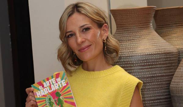 Lucía reflexiona sobre el poder del diálogo interno, eje central de su obra.