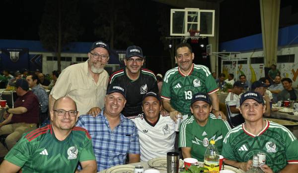 Elías Suárez, Homero Gómez, Carlos Guzmán, Rolando Peraza, Jorge Reyes, Oscar Reynoso, Enrique Carranza y Jorge Martínez.