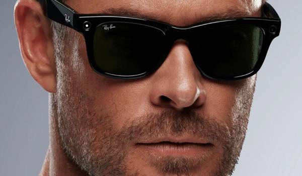 Entre luz, reflejos y música, ver también es una forma de escucharse.