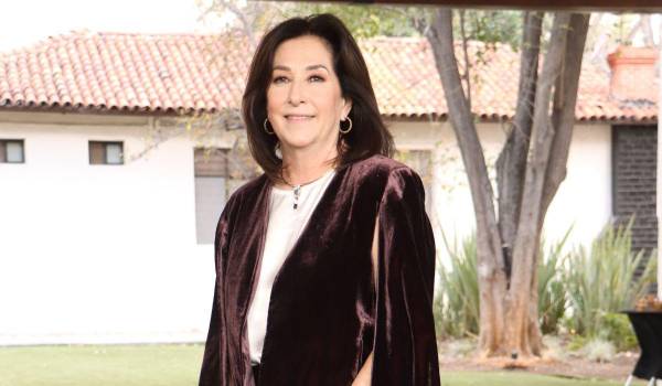 Lourdes Belausteguigoitia.