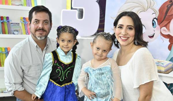 Rodrigo, Katalina, Loretto y Paulina de la Torre.