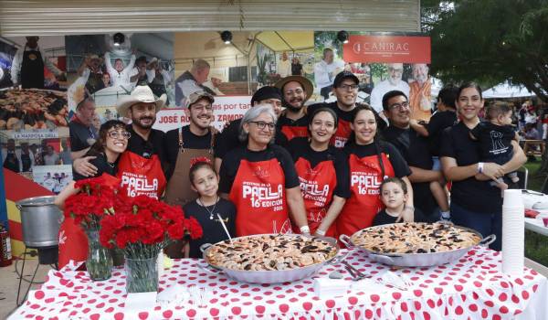 La familia Zamora honró la memoria de Augusto Zamora, parrillero que participó año con año en el festival.