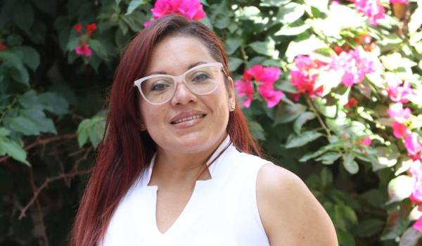 Eli Cavazos, tanatóloga en la Fundación Milagros de Amor.