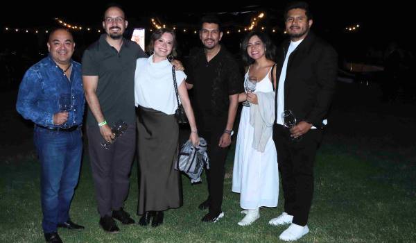 Pedro Cadena, Guillermo Sánchez, Nora Rodríguez, Enrique Sepúlveda, Marcela Villarreal y Héctor Frairé.