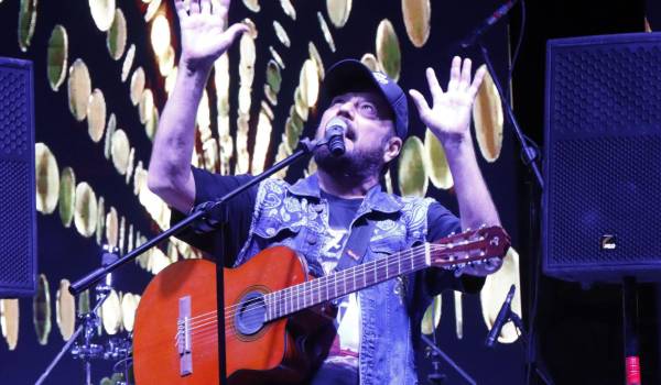 Nicho Hinojosa conquistó al público con sus grandes éxitos.