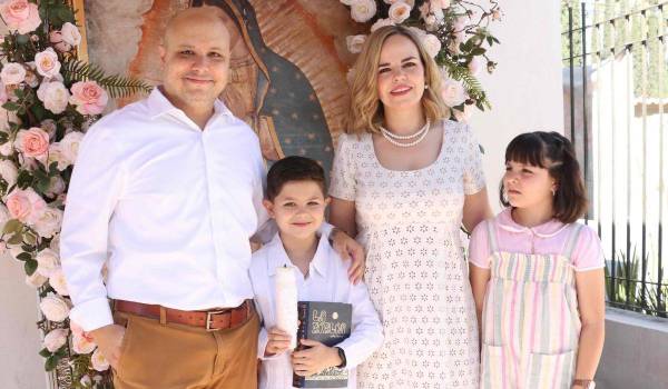 Alejandro Espino, Alejandro Espino, Esperanza Izquierdo y Bárbara Espino.