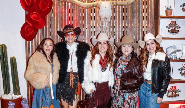 Brenda Siller, Mariana López, Arely Cortés, Ana Siller y Liliana Jiménez, organizadoras.