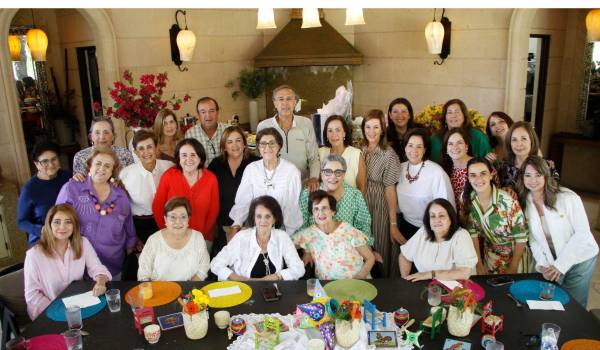Tey junto a sus familiares.