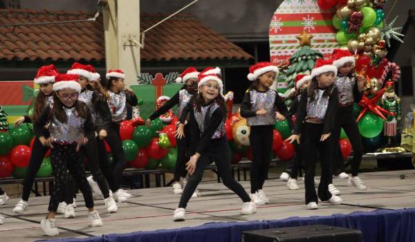 Alumnas del grupo de baile.