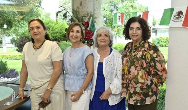 Patricia Becerra, Eloina Lozano, Irma Elizondo de Altaba y Norma González de Ambía.