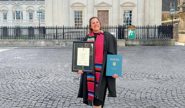 Dina Daniela Fajardo Tovar: Egresada de Cambridge.