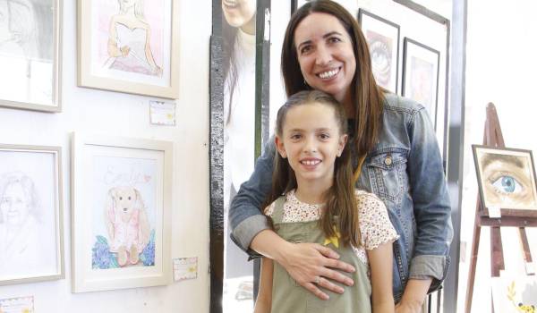 Mariana Solís y Elena Oyarzábal.