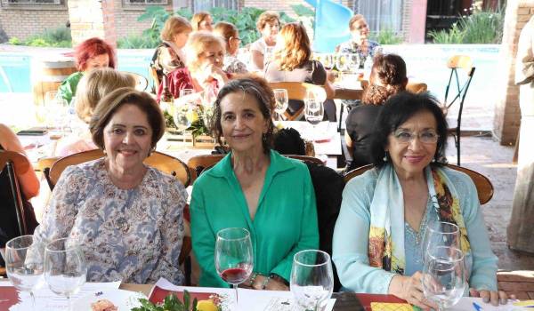 Olivia Baille, Norma Pedroza y Cristina Álvarez.