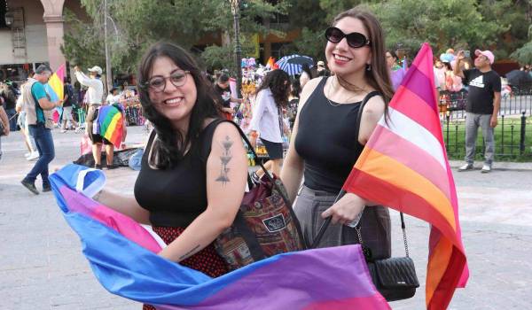 Valeria Fuentes y Julia Godínez.