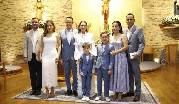 Raffaele Daniele con sus padres, Daniele Lombardi, María José Ramos y sus padrinos, José Carlos Robles, Gaby Montemayor, Karla Ramírez y Ricardo Monsiváis.