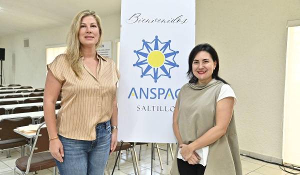 Elyn Gustafson y Bárbara de la Garza.