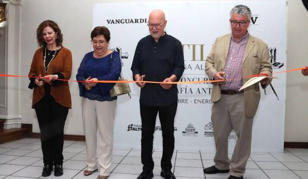 Gabriela Romero, Diana Galindo, Alfredo De Stefano y Ariel Gutiérrez realizaron el corte inaugural de listón.