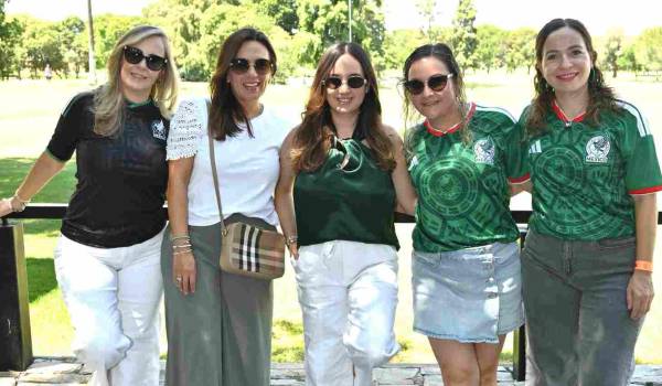 Lili Cepeda, Elsa Ramírez, Andrea Quijano, Tania de León y Laura Alanís.